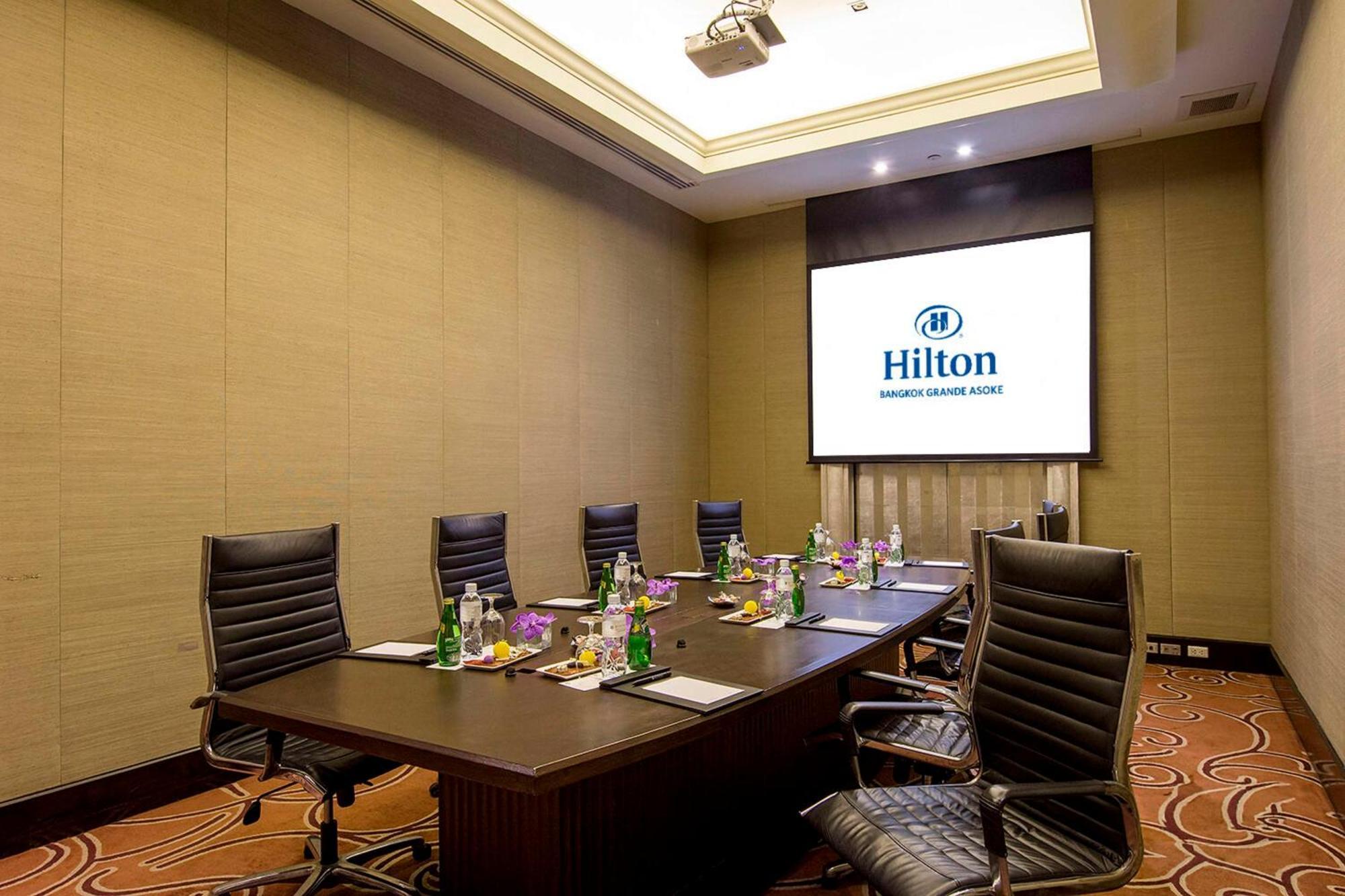 Отель Hilton Bangkok Grande Asoke Экстерьер фото