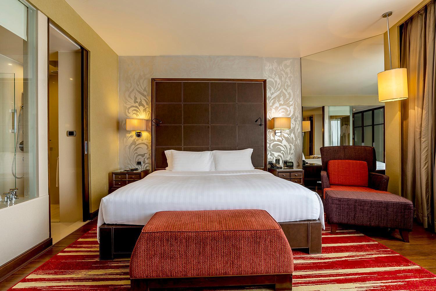 Отель Hilton Bangkok Grande Asoke Экстерьер фото